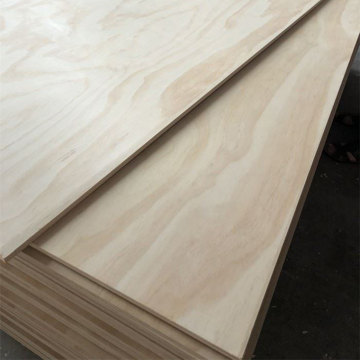 1220x2440mm Furniture Grade Of Interior Usage Radiate Pine Plywood To US Market